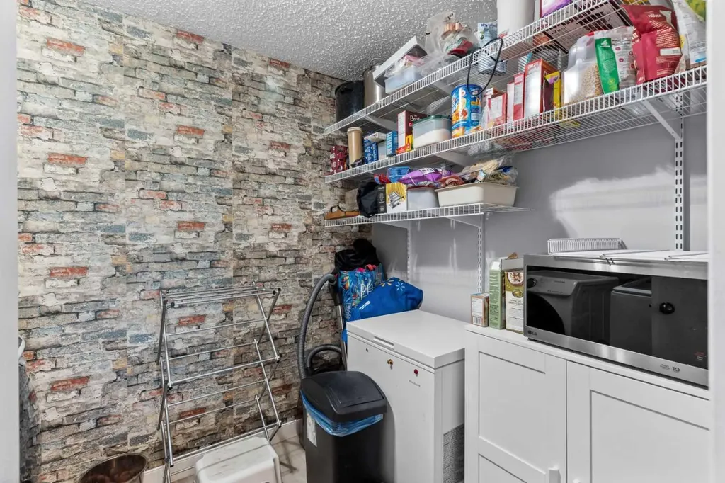 333 2 Avenue NE Calgary AB T2E 0E5