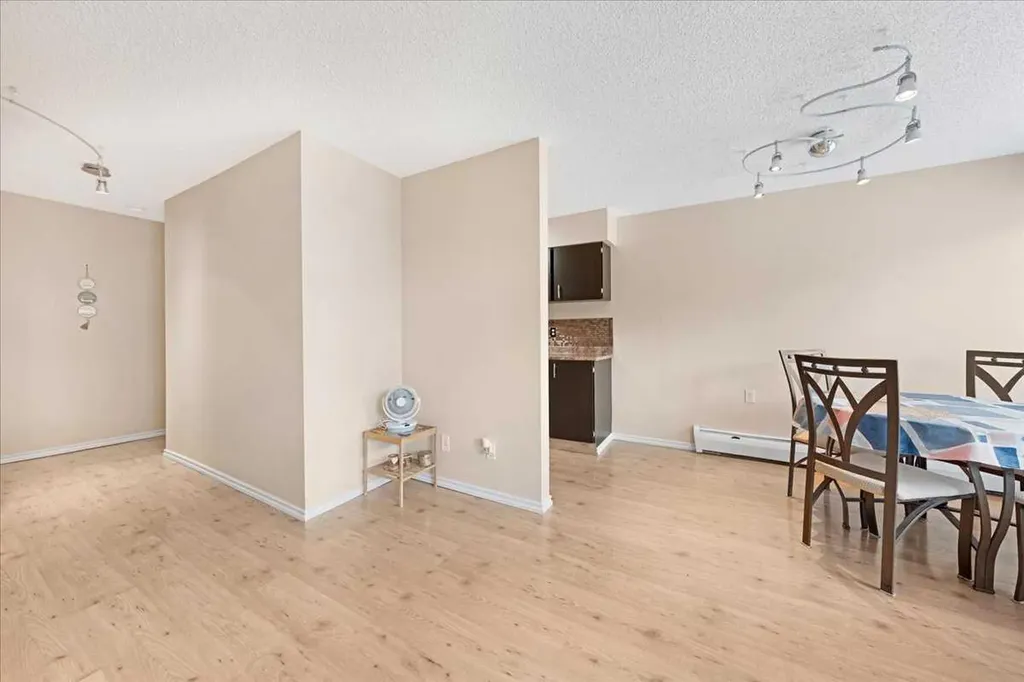 630 57 Avenue SW Calgary AB T2V0H4
