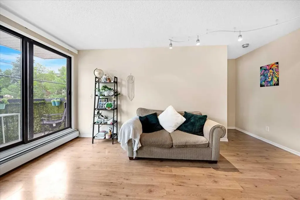 630 57 Avenue SW Calgary AB T2V0H4
