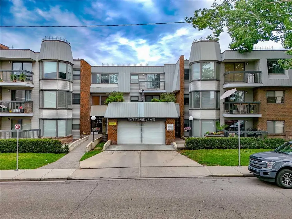 630 57 Avenue SW Calgary AB T2V0H4