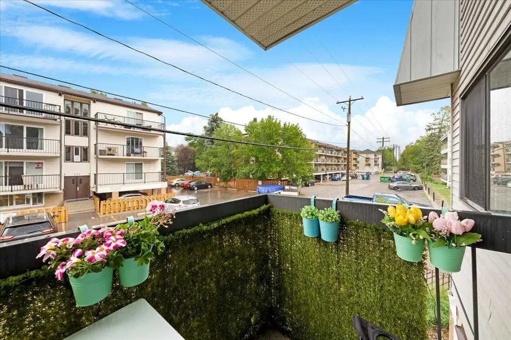 630 57 Avenue SW Calgary AB T2V0H4
