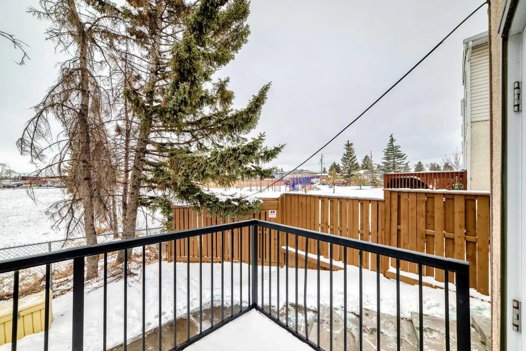 4531 7 Avenue SE Calgary AB T2A 5E4