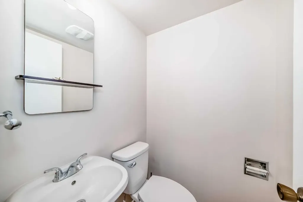 4531 7 Avenue SE Calgary AB T2A 5E4