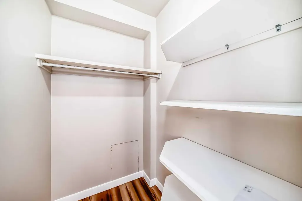 4531 7 Avenue SE Calgary AB T2A 5E4