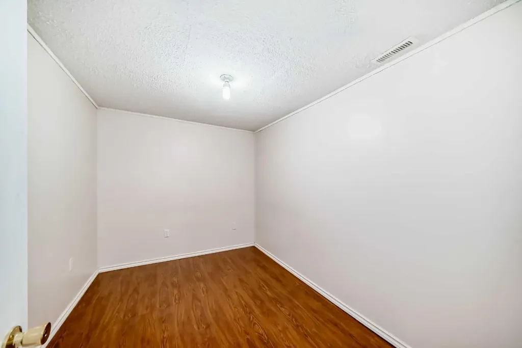 4531 7 Avenue SE Calgary AB T2A 5E4
