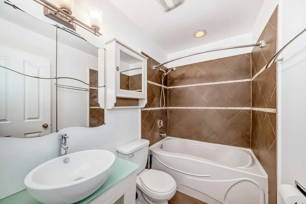 4531 7 Avenue SE Calgary AB T2A 5E4