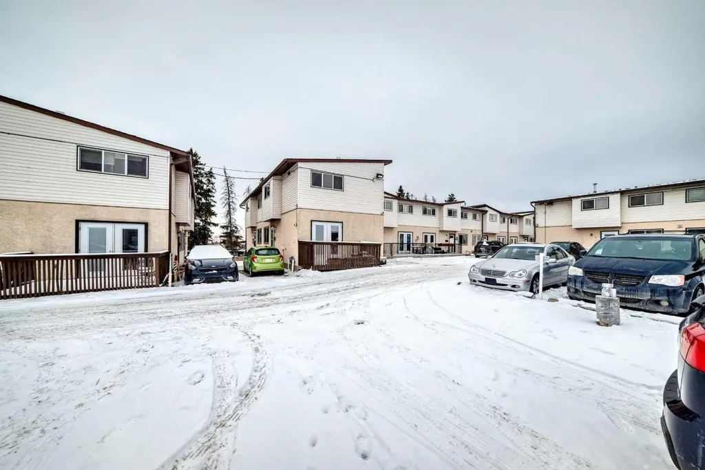 4531 7 Avenue SE Calgary AB T2A 5E4