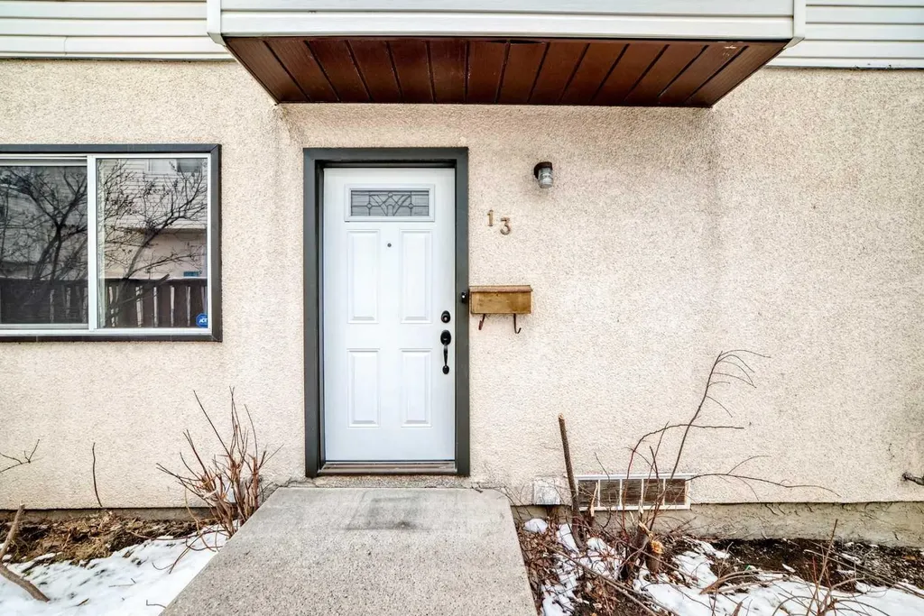 4531 7 Avenue SE Calgary AB T2A 5E4