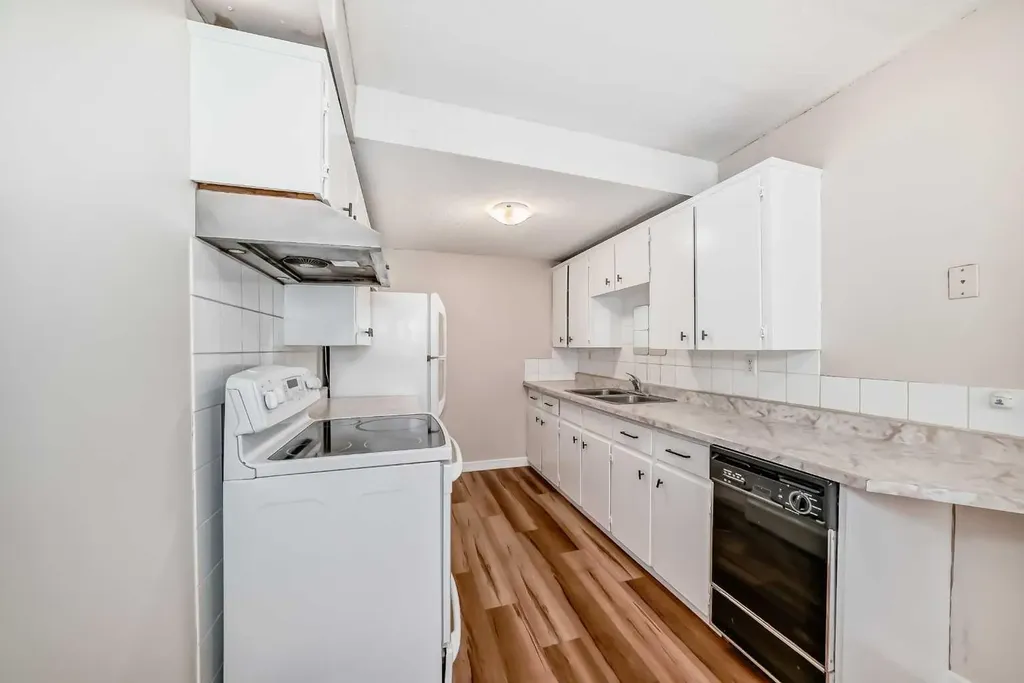 4531 7 Avenue SE Calgary AB T2A 5E4