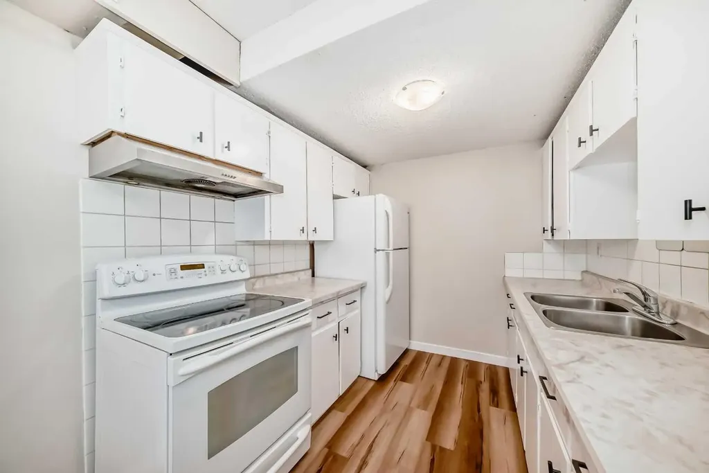 4531 7 Avenue SE Calgary AB T2A 5E4