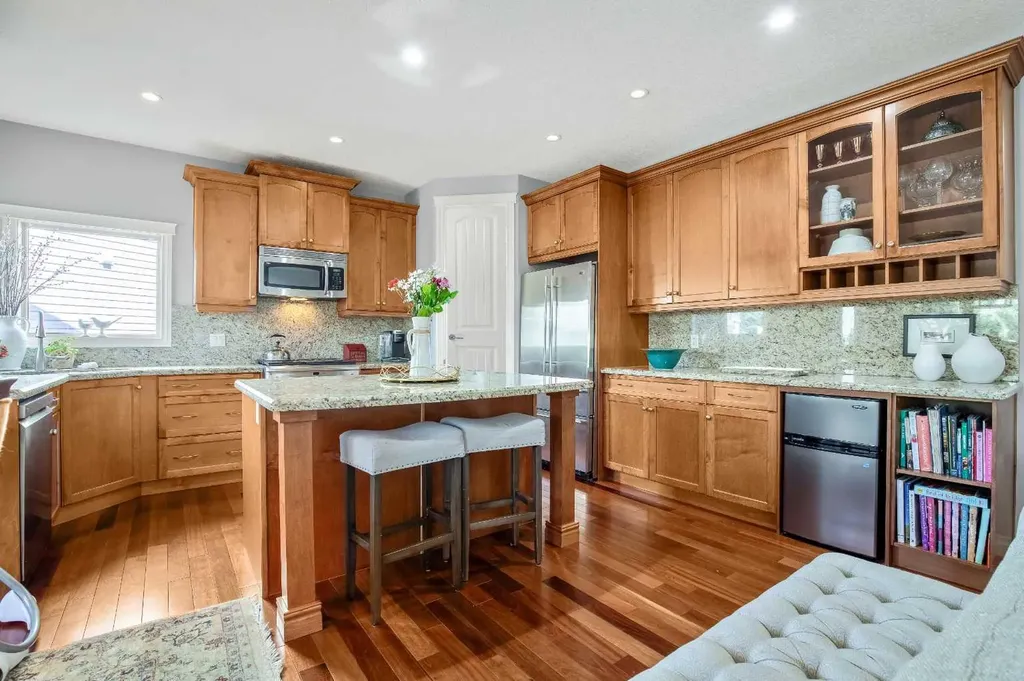 611 Montgomery Close SE High River AB T1V0B7