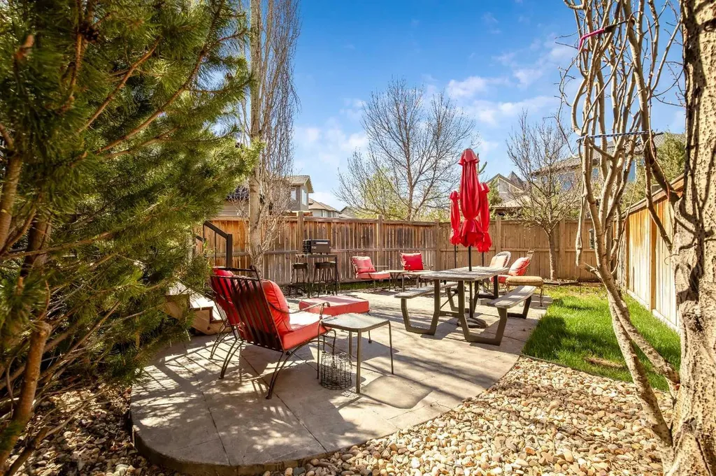 611 Montgomery Close SE High River AB T1V0B7