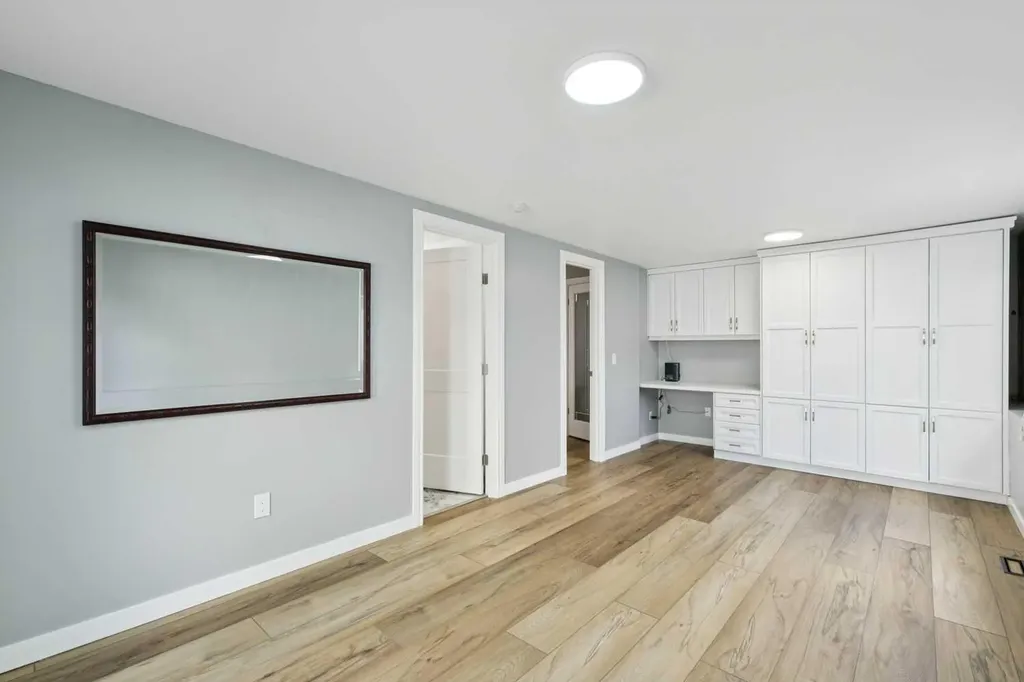 44 Scenic Cove Circle NW Calgary AB T3L 1N1