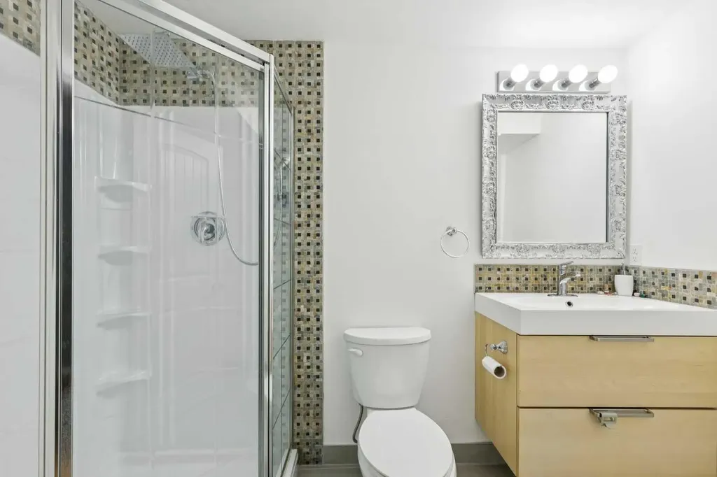 44 Scenic Cove Circle NW Calgary AB T3L 1N1