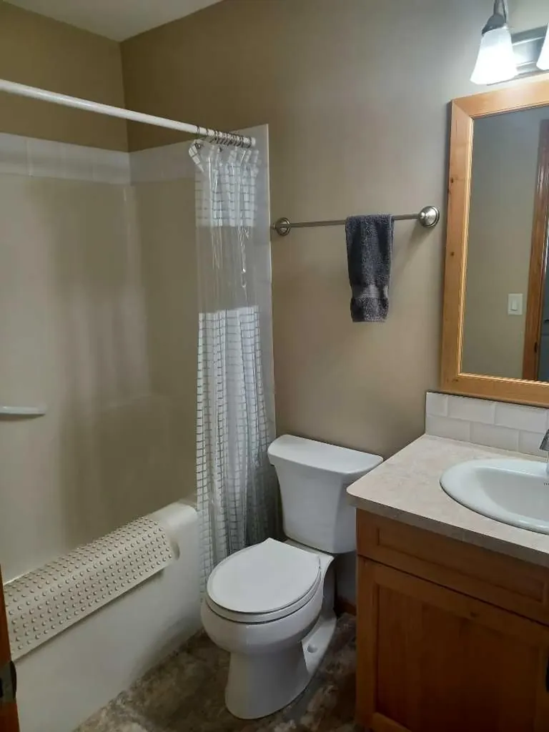 13 Firdale Road Sylvan Lake AB T4S 2L2