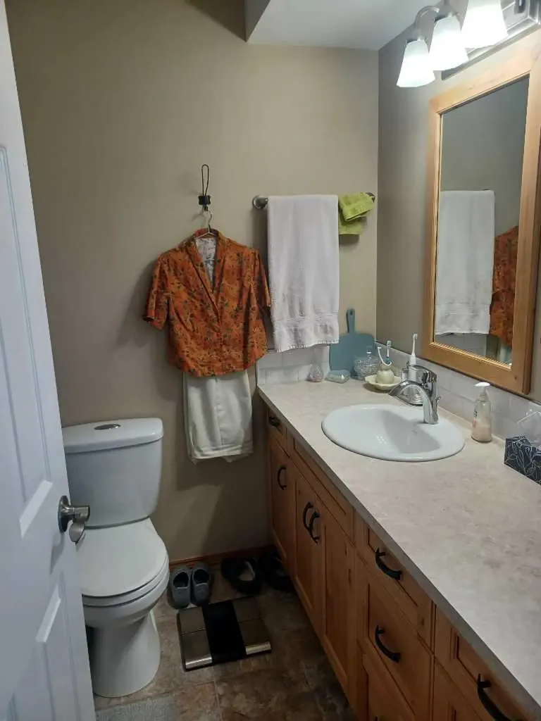 13 Firdale Road Sylvan Lake AB T4S 2L2