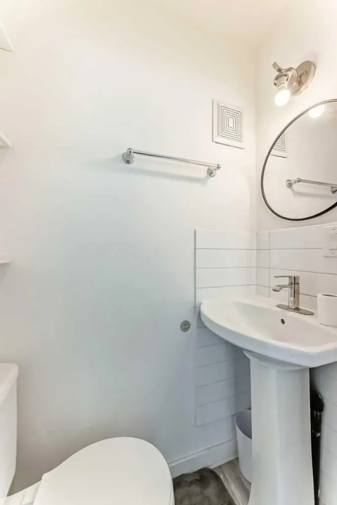125 Coral Springs Bay NE Calgary AB T3J 3P4