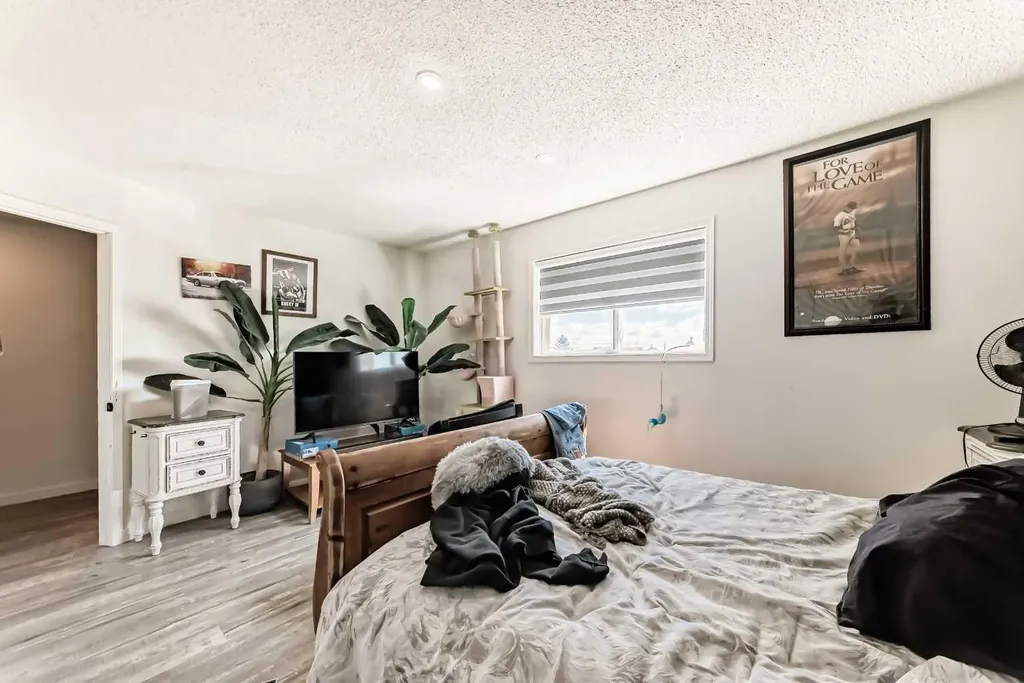 125 Coral Springs Bay NE Calgary AB T3J 3P4