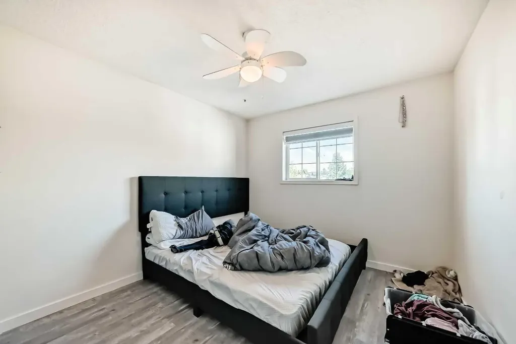 125 Coral Springs Bay NE Calgary AB T3J 3P4
