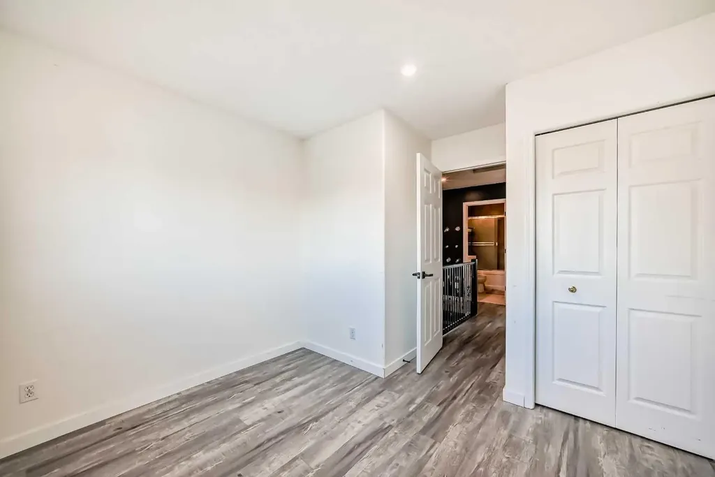 125 Coral Springs Bay NE Calgary AB T3J 3P4