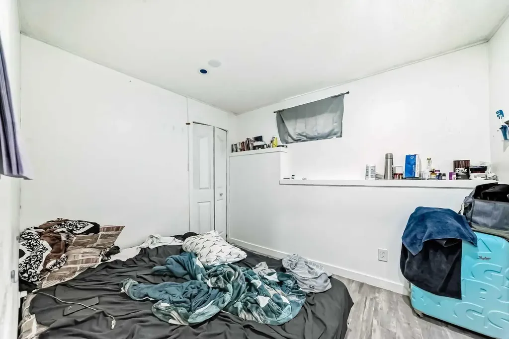 125 Coral Springs Bay NE Calgary AB T3J 3P4