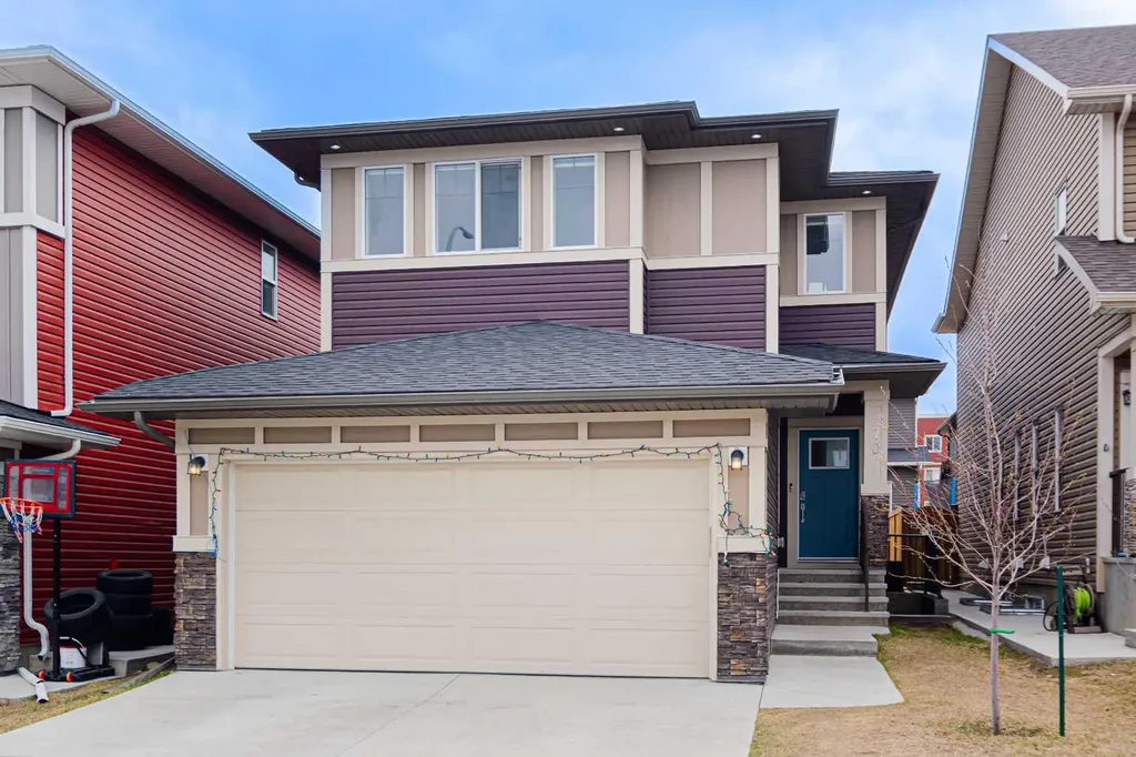 70 Saddlestone Green NE Calgary AB T3J 2C8