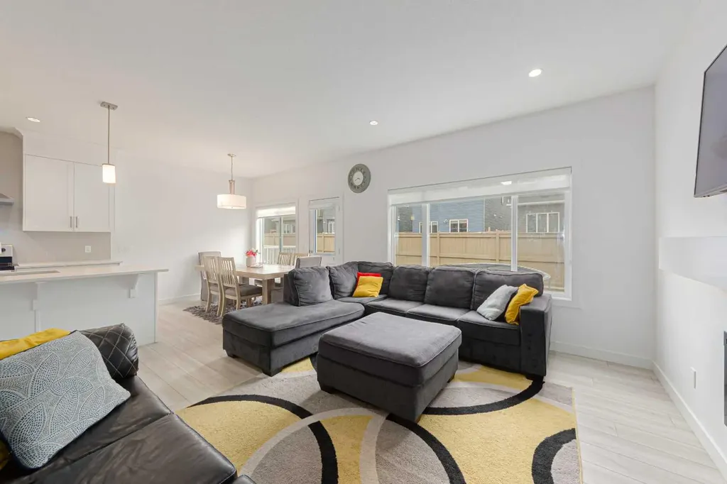 70 Saddlestone Green NE Calgary AB T3J 2C8
