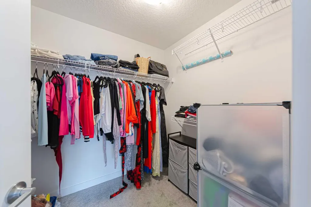 70 Saddlestone Green NE Calgary AB T3J 2C8