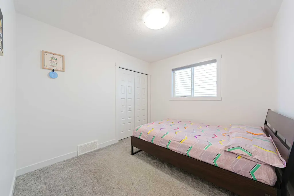 70 Saddlestone Green NE Calgary AB T3J 2C8