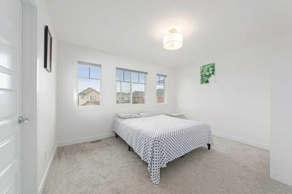 70 Saddlestone Green NE Calgary AB T3J 2C8