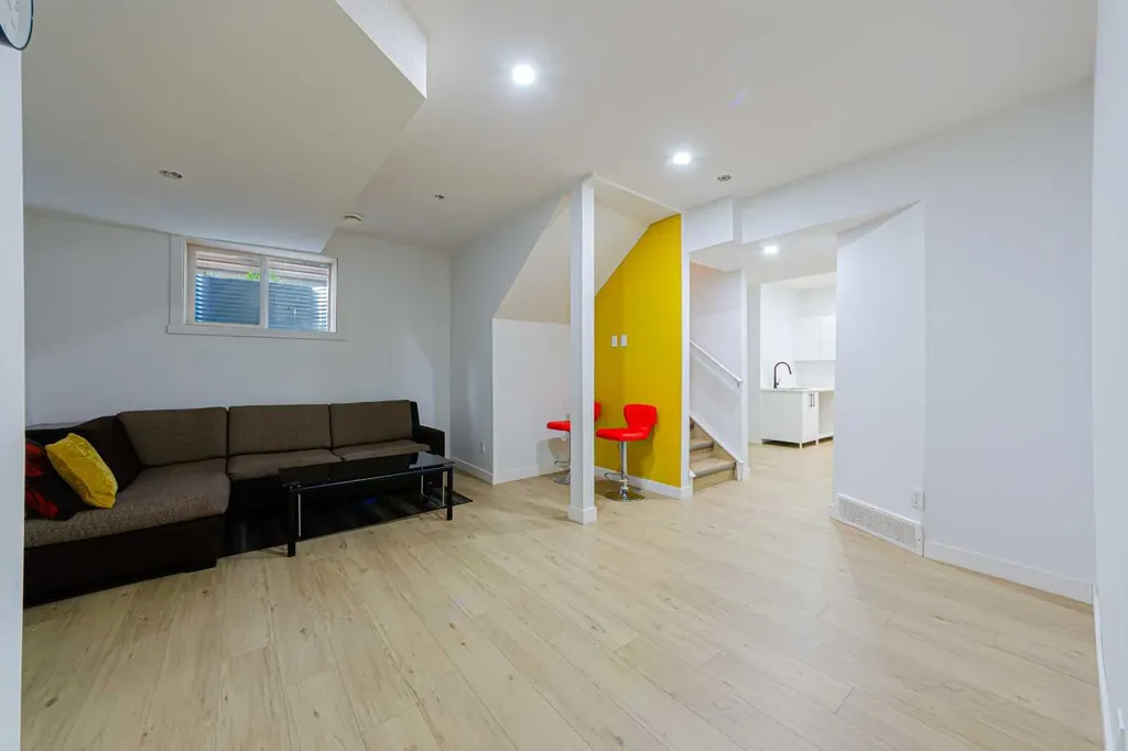70 Saddlestone Green NE Calgary AB T3J 2C8