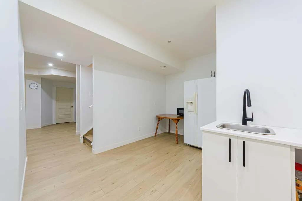 70 Saddlestone Green NE Calgary AB T3J 2C8