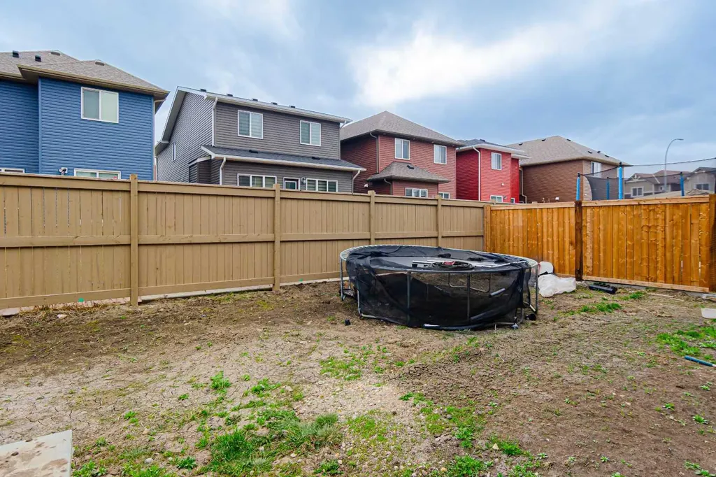 70 Saddlestone Green NE Calgary AB T3J 2C8