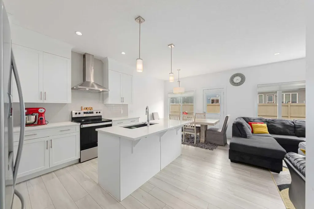70 Saddlestone Green NE Calgary AB T3J 2C8