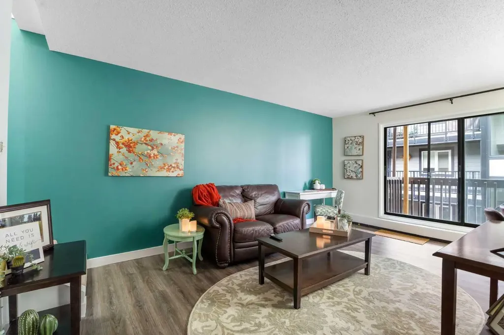 3519 49 Street NW Calgary AB T3A 2C7