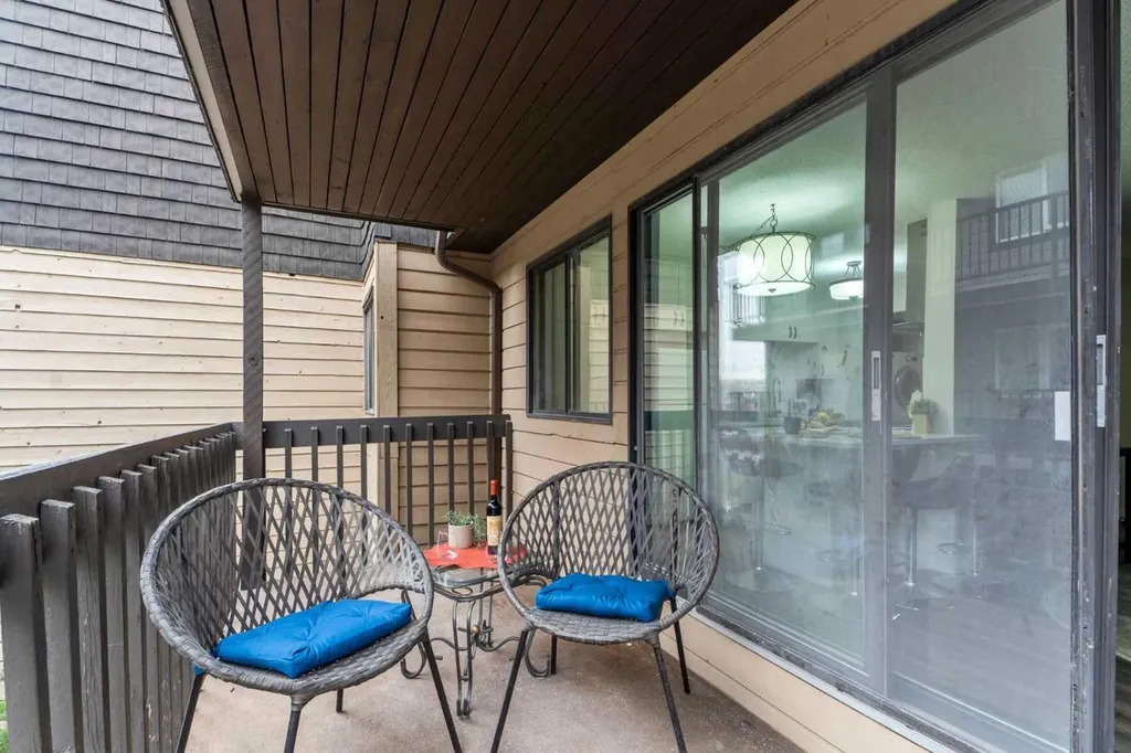 3519 49 Street NW Calgary AB T3A 2C7