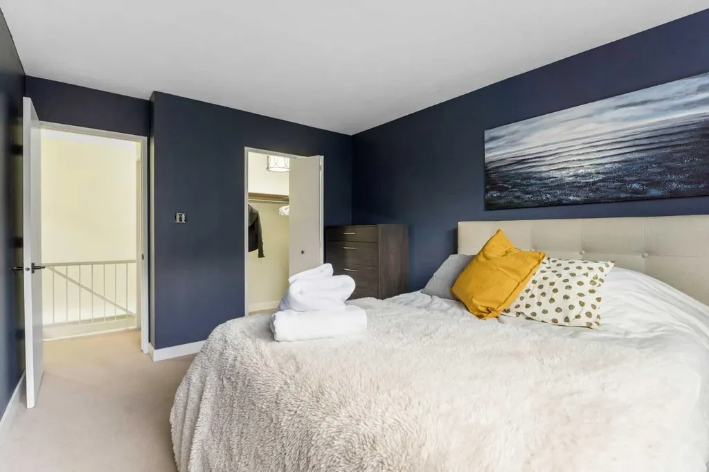 3519 49 Street NW Calgary AB T3A 2C7