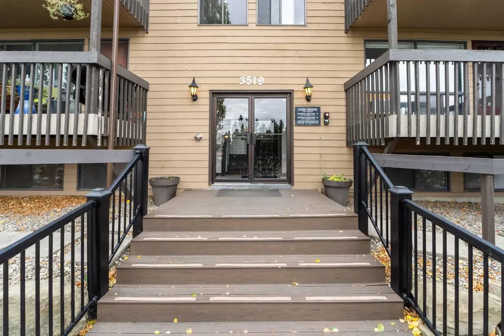 3519 49 Street NW Calgary AB T3A 2C7