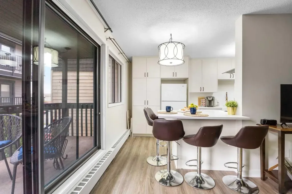 3519 49 Street NW Calgary AB T3A 2C7