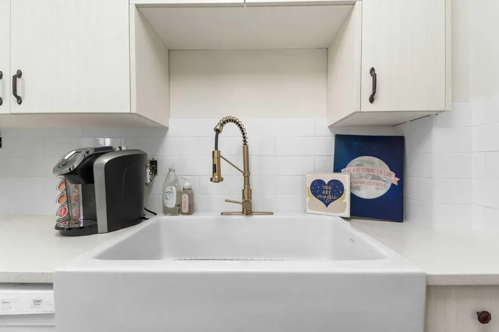 3519 49 Street NW Calgary AB T3A 2C7