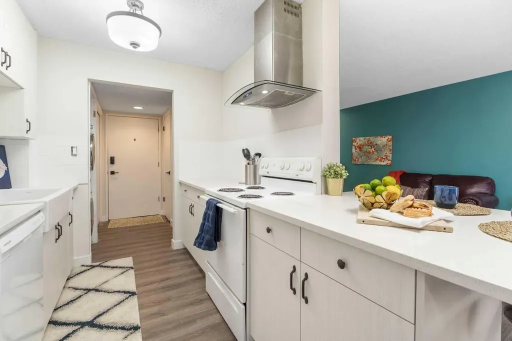3519 49 Street NW Calgary AB T3A 2C7