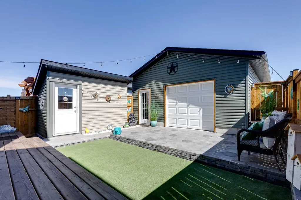 129 Knight Avenue Crossfield AB T0M 0S0