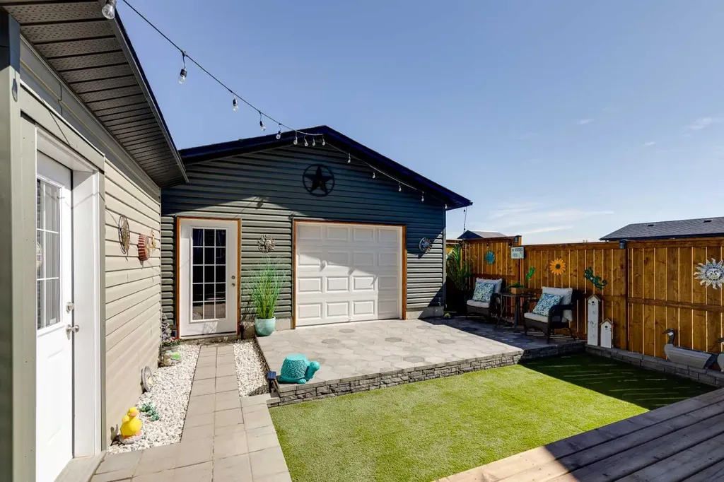 129 Knight Avenue Crossfield AB T0M 0S0