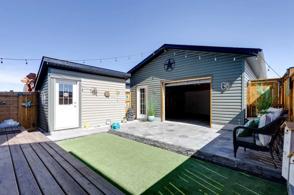 129 Knight Avenue Crossfield AB T0M 0S0