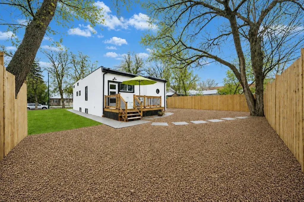 315 Aberdeen Street SE Medicine Hat AB T1A0R3