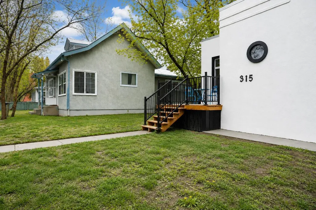 315 Aberdeen Street SE Medicine Hat AB T1A0R3