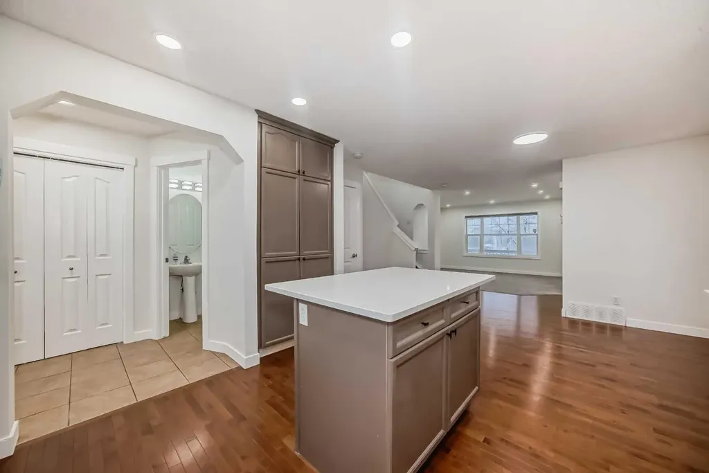 79 Saddlebrook Way NE Calgary AB T3J5M8