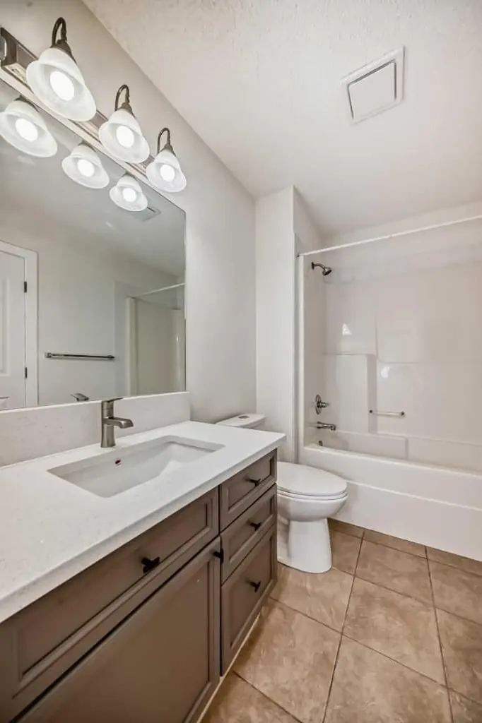 79 Saddlebrook Way NE Calgary AB T3J5M8