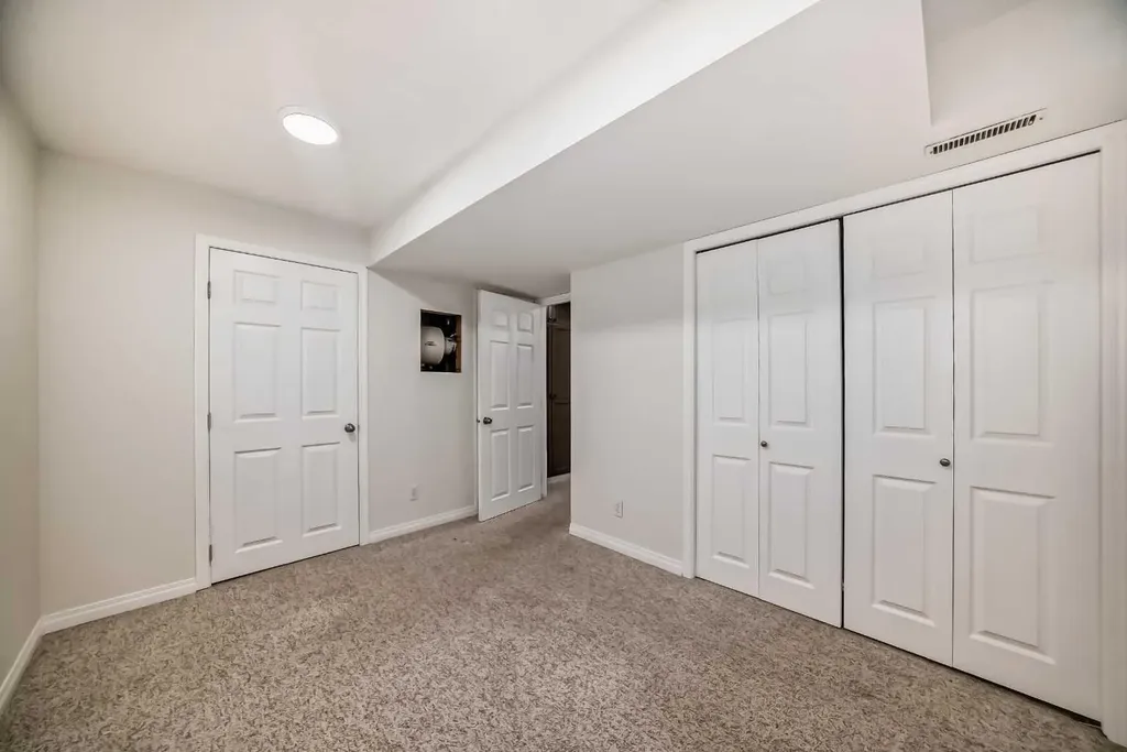 79 Saddlebrook Way NE Calgary AB T3J5M8