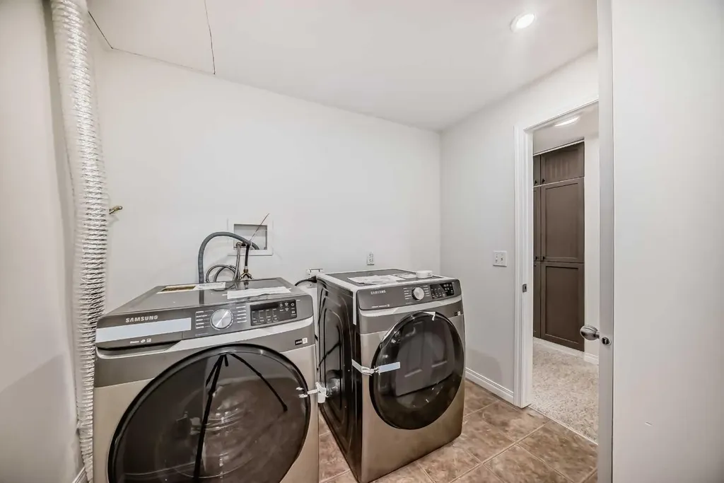 79 Saddlebrook Way NE Calgary AB T3J5M8